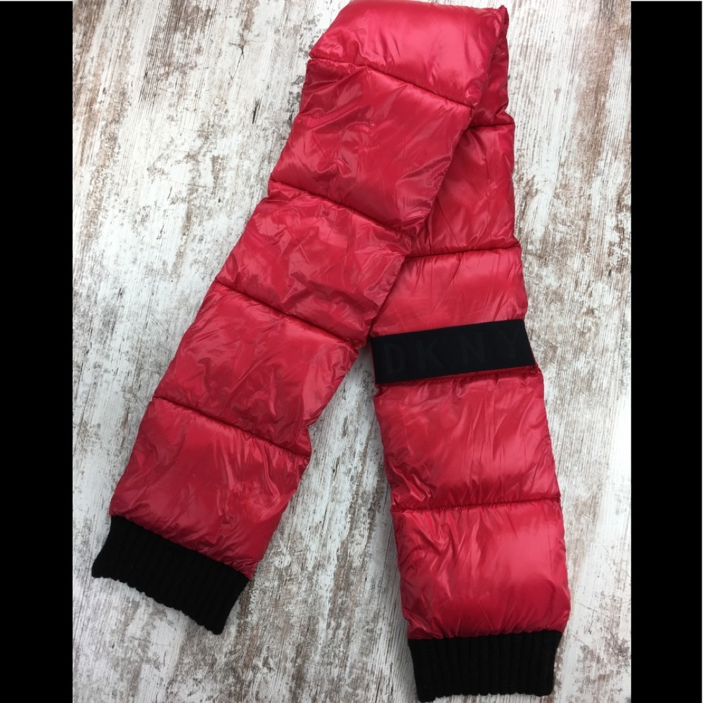 NWOT DKNY Puffer Scarf 🧣